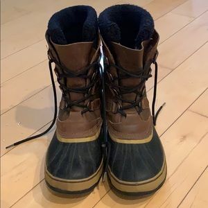 Men’s Sorel Caribou snow boots size 11